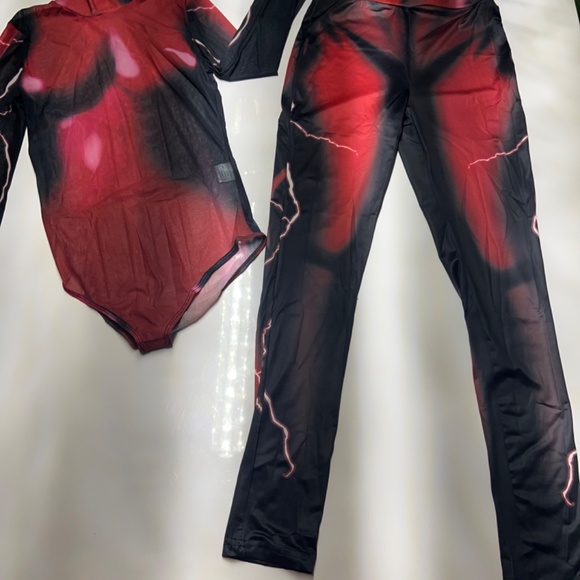 Red Man Set - Picture 2 of 5